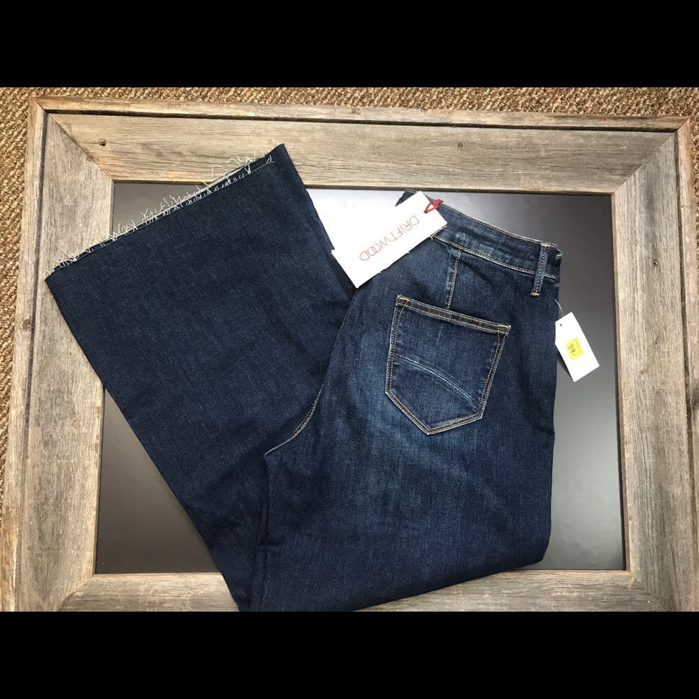 Driftwood Charlee Basic Cut Off Jeans